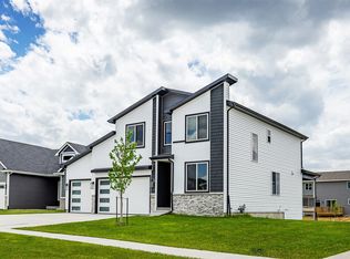730 NE Country Meadow Dr, Ankeny, IA 50021