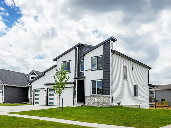 730 NE Country Meadow Dr, Ankeny, IA 50021