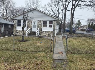 1514 Round Lake Dr, Round Lake Beach, IL