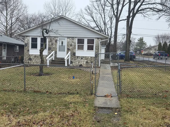 1514 Round Lake Dr, Round Lake Beach, IL 60073