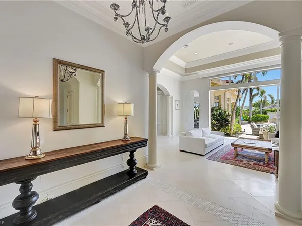 2052 Isla Vista Ln, Naples, FL 34105