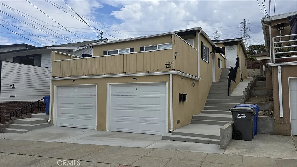 2 bed, 720 sqft, $3,300 — Photo 1