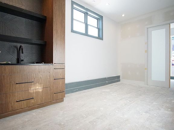 5th image of 376 Bedford Ave #2BB