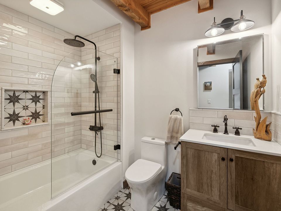 25th image of 5617A Pinewood Rd