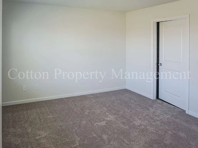 602 Draymore Dr NE — Photo 13