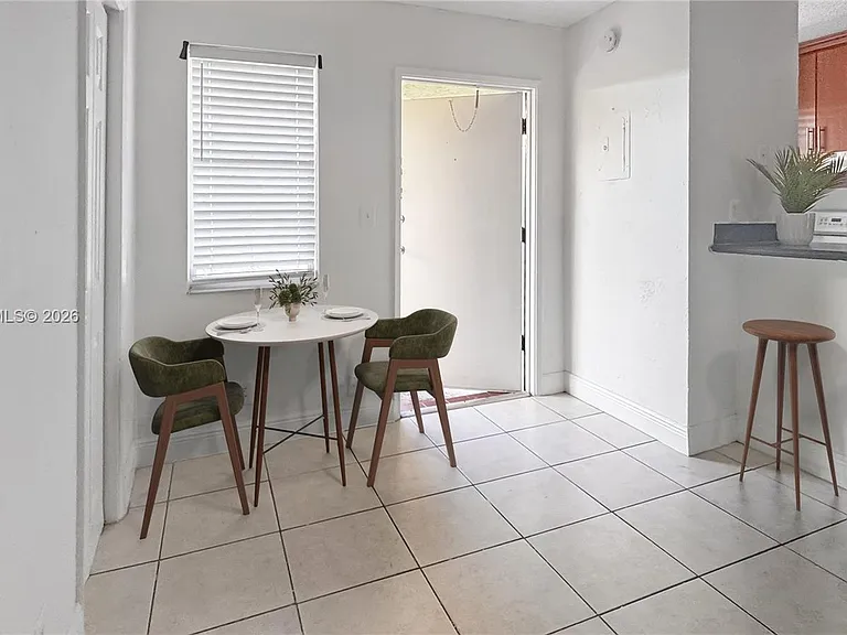 4081 N Dixie Hwy #20 — Photo 3