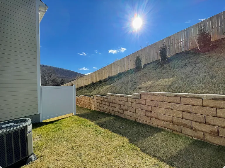 4746 Loyola Way — Photo 2