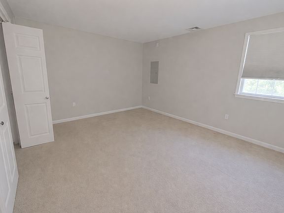 3rd image of 206 Orchard Ln #B