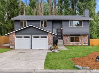 20412 73rd Ct NE, Kenmore, WA 98028