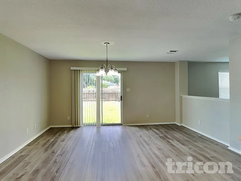 8203 Maple Meadow Dr — Photo 5