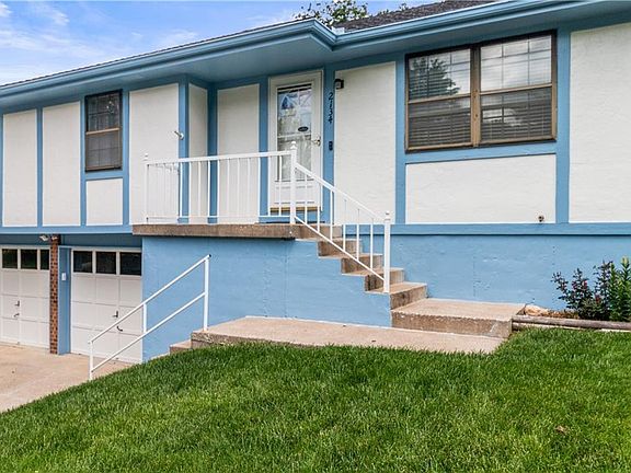 3rd image of 2134 NE Belvoir St