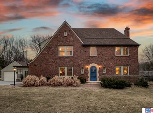 1132 Aldrich Rd, Lincoln, NE 68510