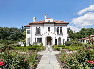 2 El Retiro Ln, Irvington, NY 10533