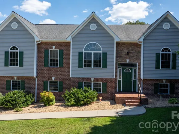 5395 Stonegate Farm Dr, Granite Falls, NC 28630