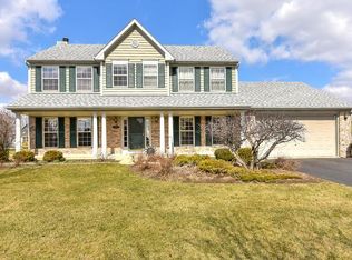 2572 Pinehurst Dr, Aurora, IL 60506