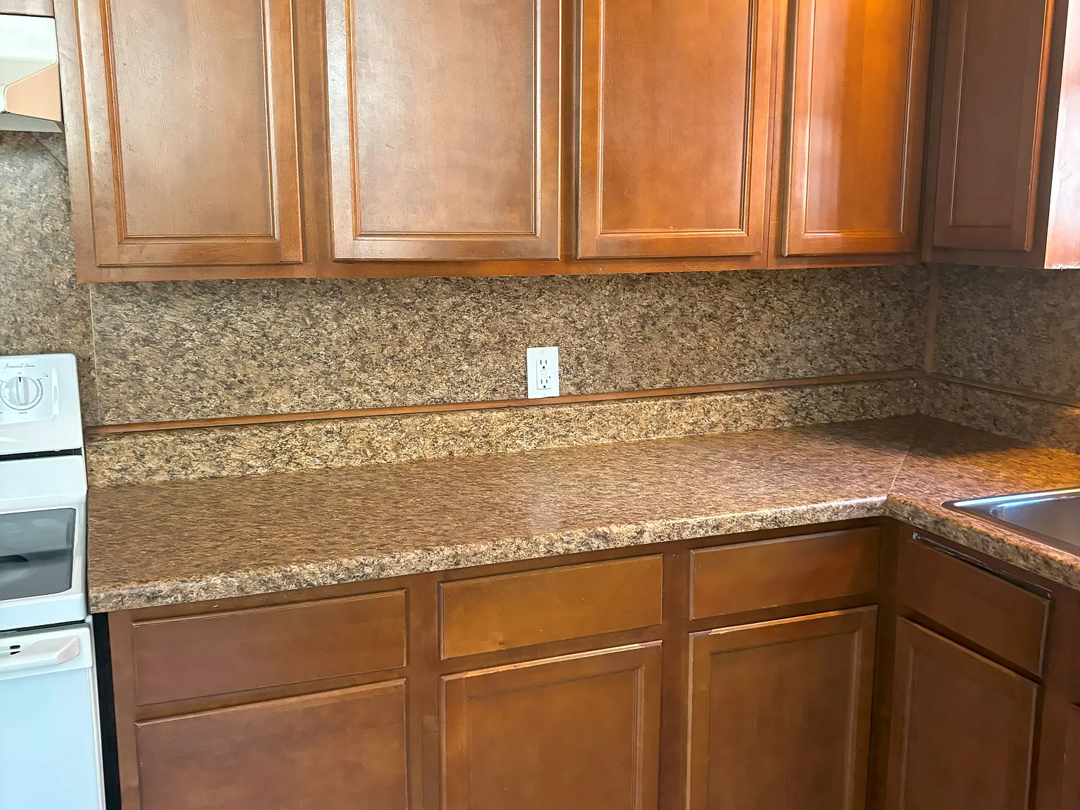 6 bed, 2500 sqft, $2,200 — Photo 4