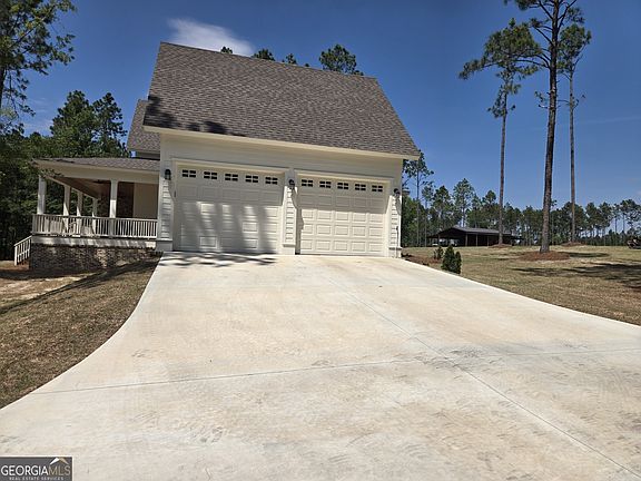 3rd image of 1065 Tarrytown Rd
