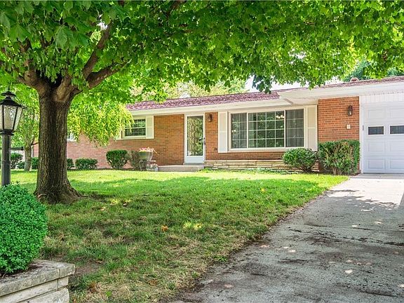 2nd image of 2677 N Emerald Dr