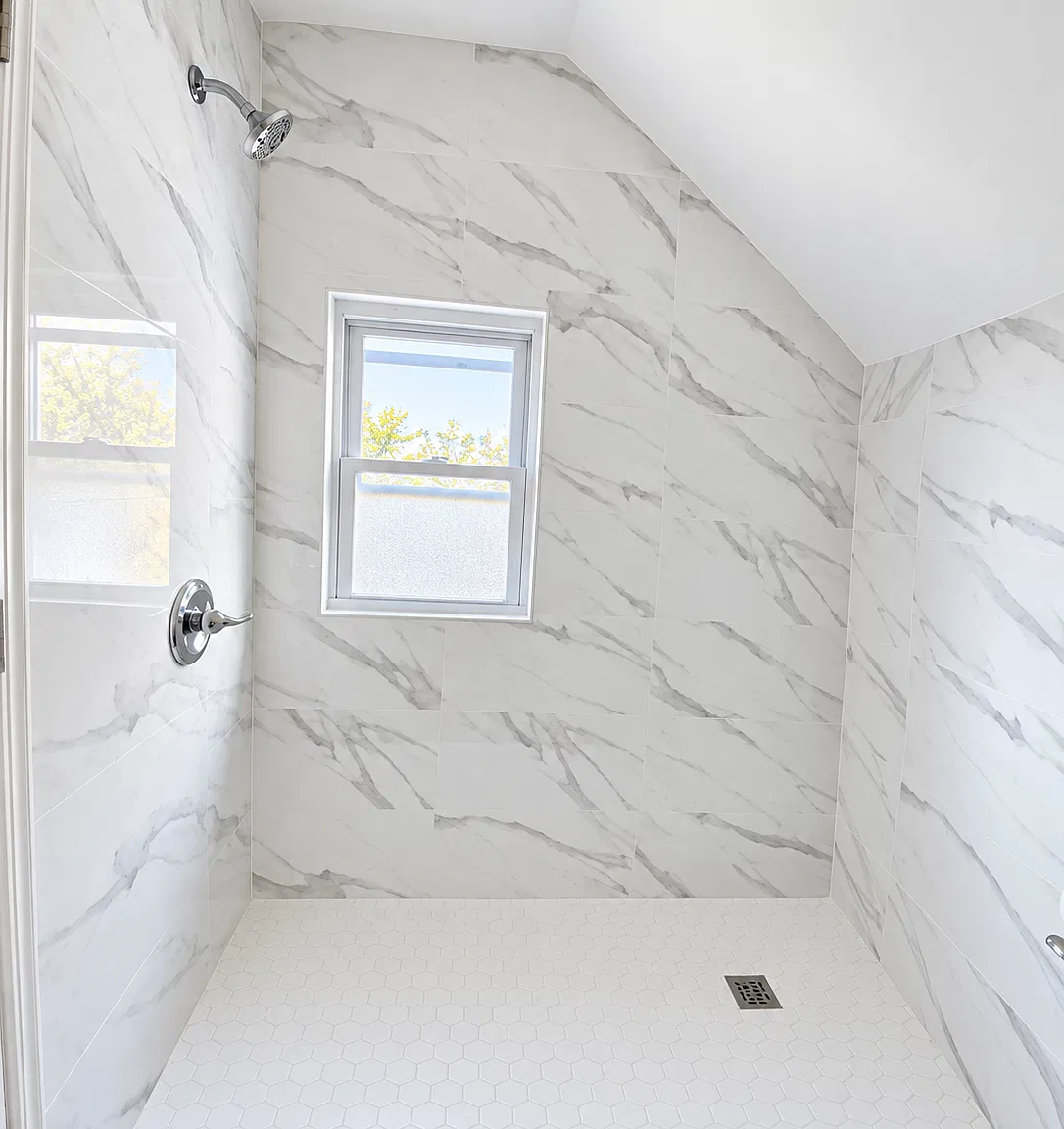 3 bed, $3,753 — Photo 1