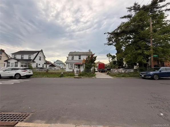 18719 Pineville Lane, Jamaica, NY 11413