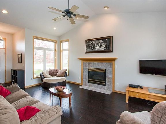 2nd image of 75 Marmot Ct