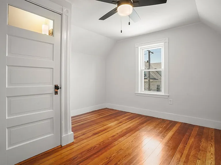 133 Winthrop St — Photo 13