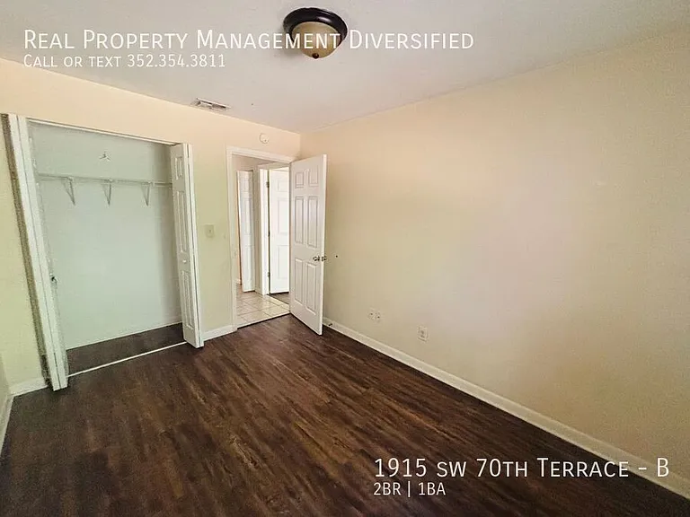 1915 SW 70th Ter #B — Photo 11