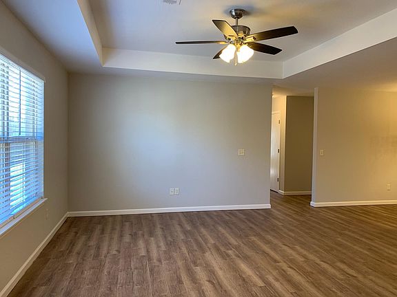 4th image of 3107 SW Windrift Ave #1