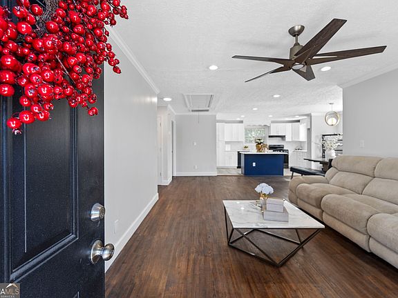 4th image of 3483 Napier Ave