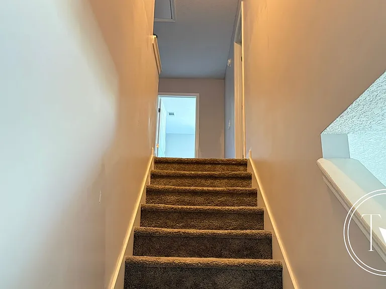 465 Huntington Dr NE — Photo 12
