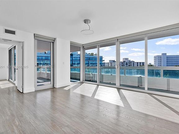 4th image of 1025 92nd St #707