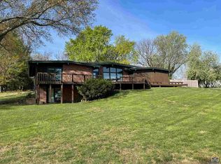 6739 SW Aylesbury Rd, Topeka, KS 66610