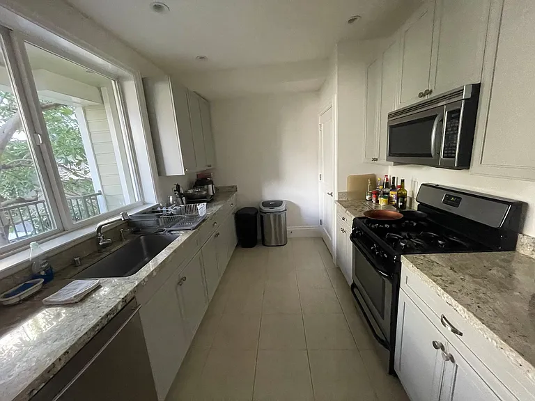 1610 Sacramento St #4 — Photo 7