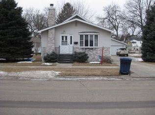 728 S Hiawatha Ave, Pipestone, MN 56164