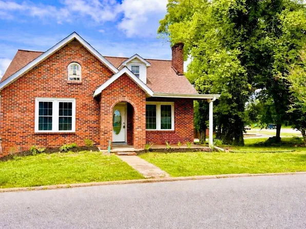 122 W Lake St, Camden, TN 38320