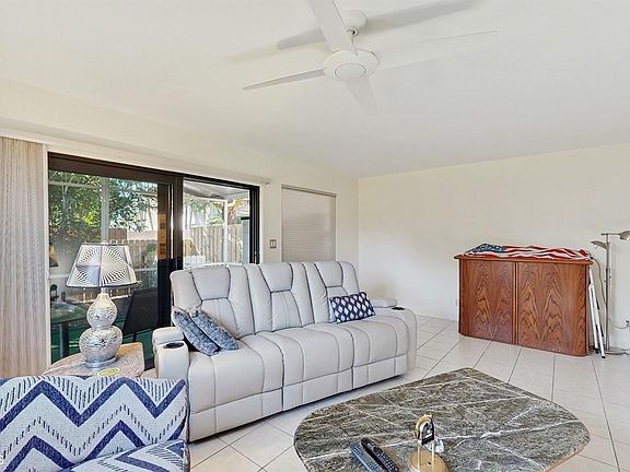 3rd image of 2113 NE 11th Avenue #2113