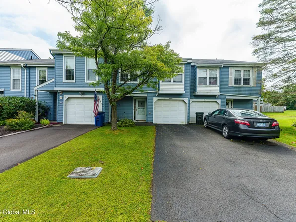 11 Fox Hollow Square, Cohoes, NY 12047