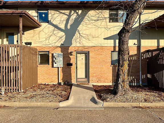 2nd image of 207 Eldon St Unit 13