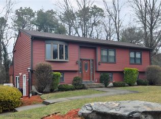 146 Cherry Hill Dr, Seekonk, MA 02771