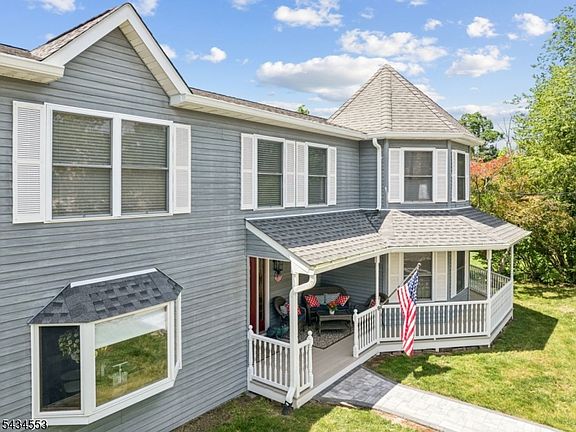 5th image of 10 Church Ln
