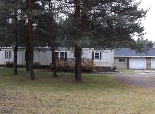 1910 Woods Rd, Fenwick, MI 48834