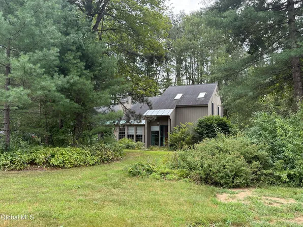 12 Sand Spurrey Road, Malta, NY 12020