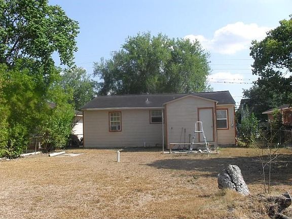 3rd image of 1005 Avenue N