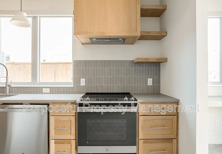 934 Hangar Dr #1 — Photo 13