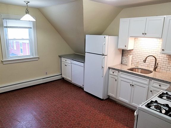 new kitchen, pantry closet, Granite counters, dishwasher, gas stove, microwave
