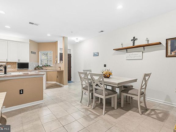 4th image of 1125 Arbour Ln