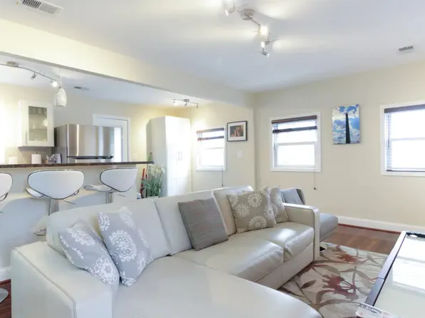 2708 Arlington Blvd, Arlington, VA 22204