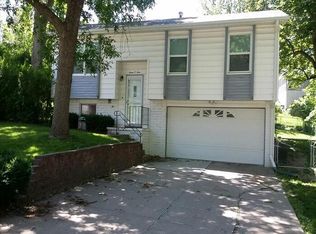 703 Lila Ave, Bellevue, NE 68005