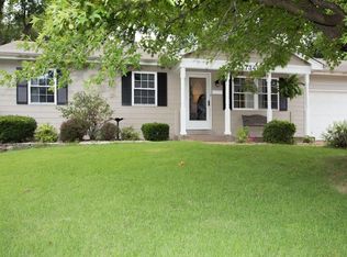734 Undercliff Dr, Hazelwood, MO