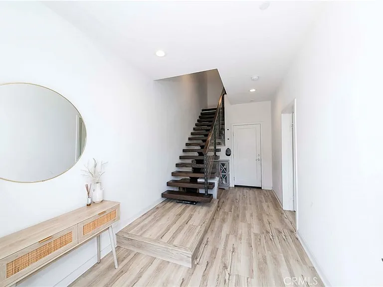 408 Hudson St — Photo 8